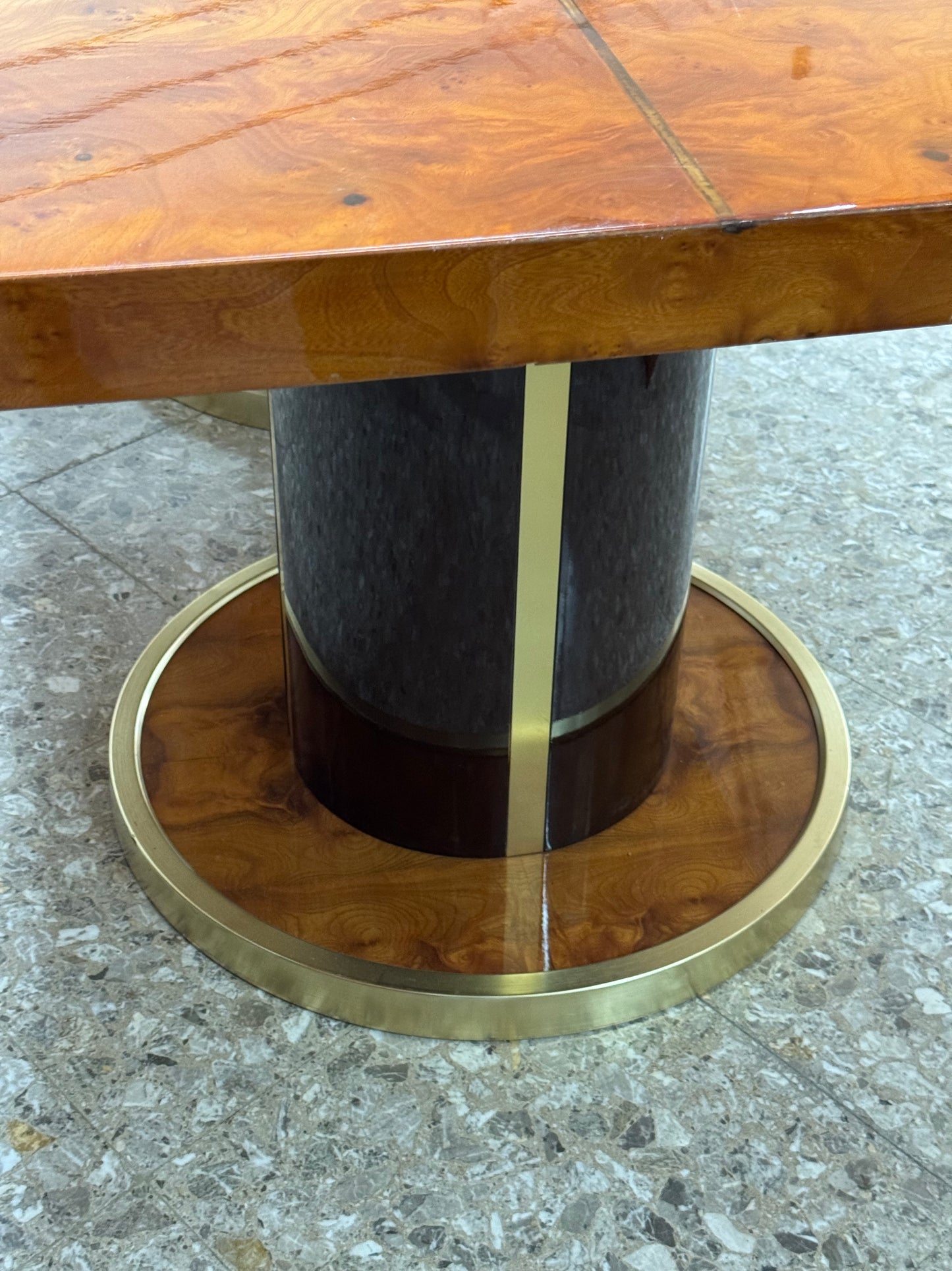 Tavolo Da Pranzo In Radica E Metallo Dorato Anni 70 Modernariato