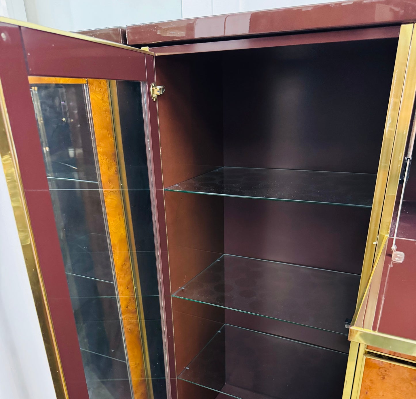 Credenza Alta In Radica E Metallo Dorato Modernariato Anni ‘70
