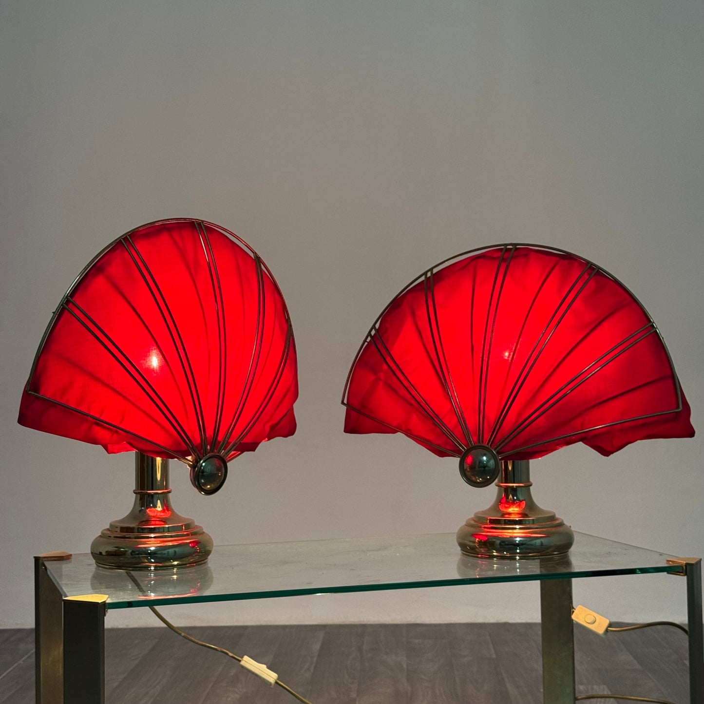 Coppia Di Lampade Da Tavolo A Ventaglio In Ottone Hollywood Regency 1970’s