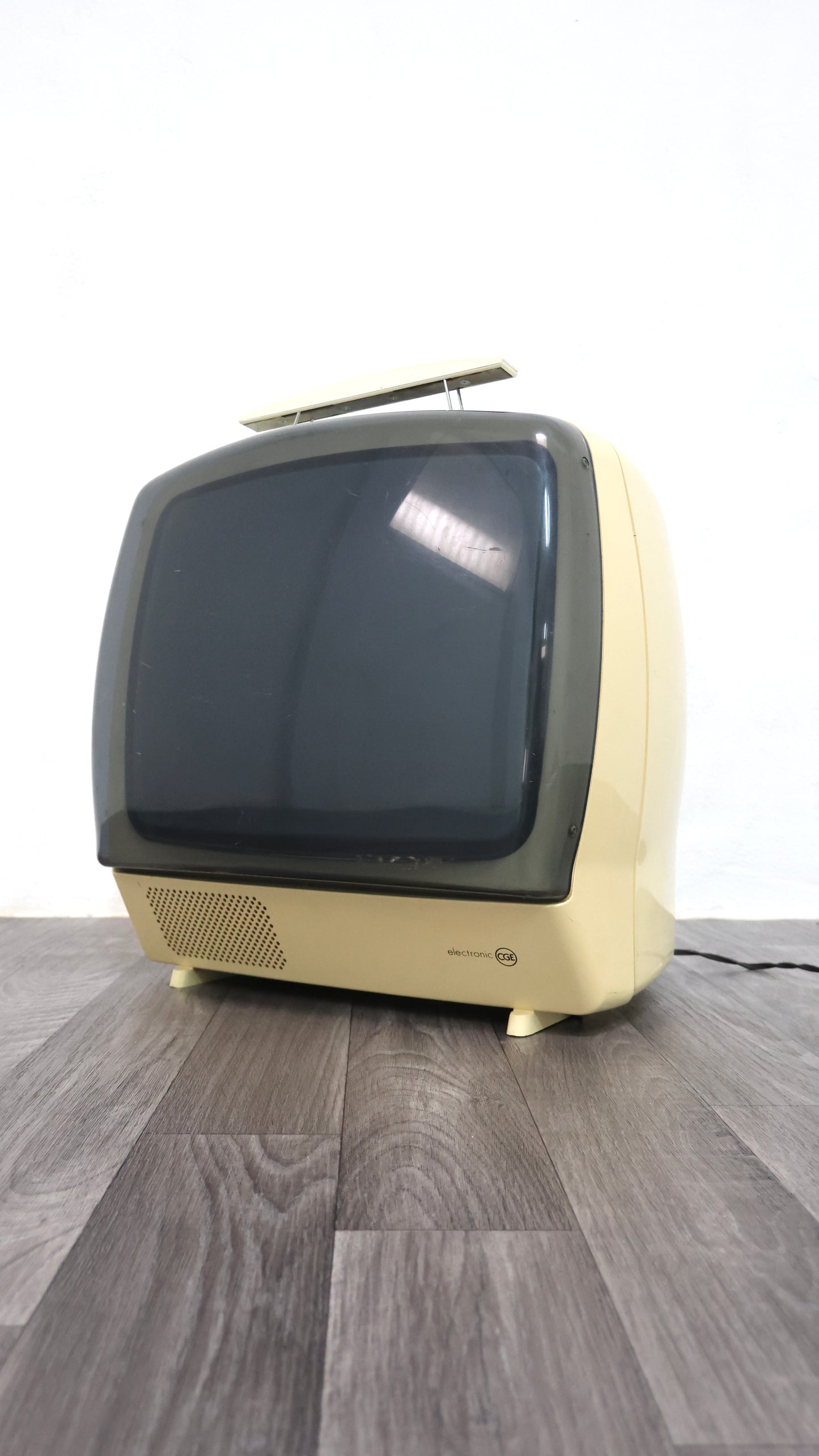 Televisore CGE Space Age Design Anni ‘70 Modernariato