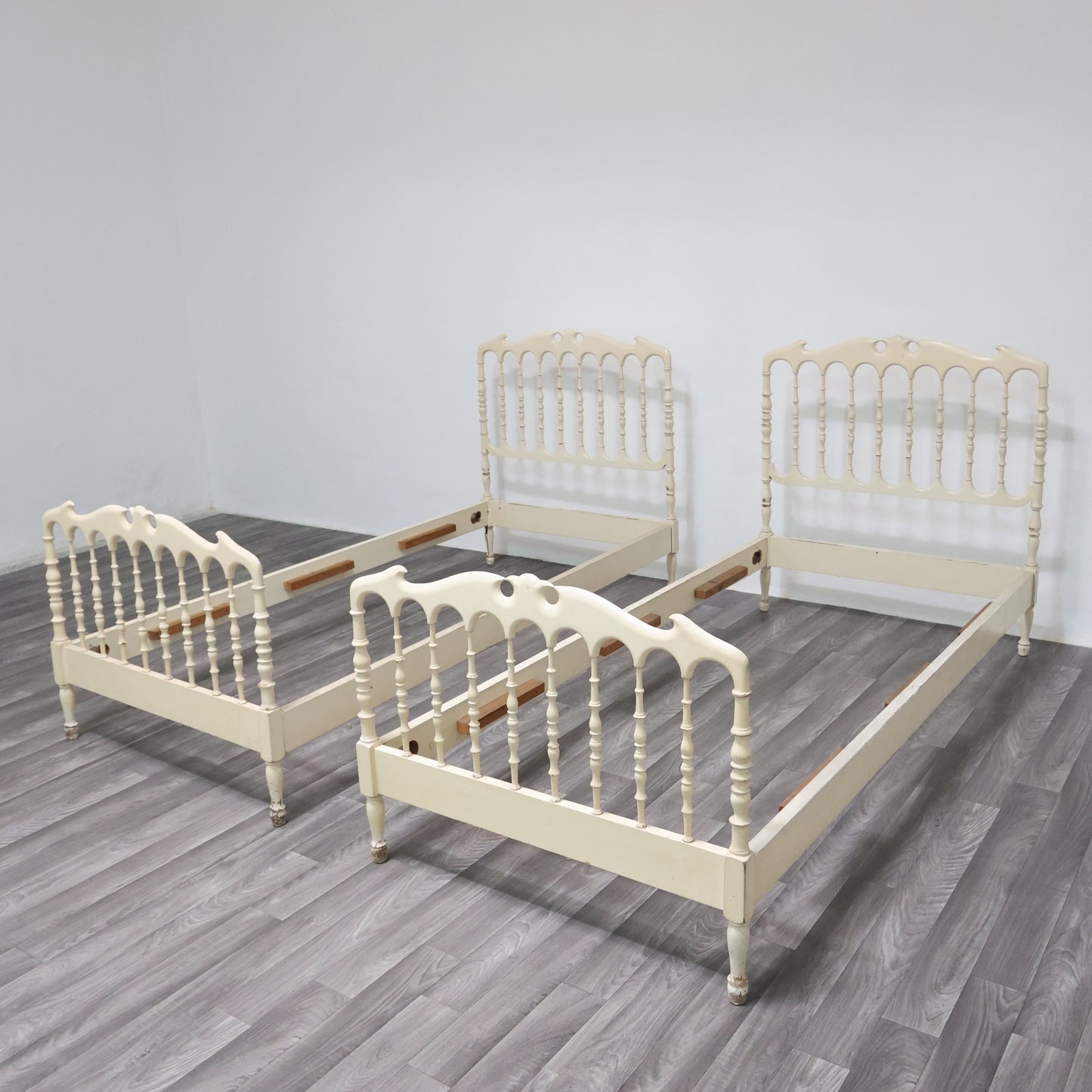 Giuseppe Gaetano Descalzi Coppia Di Letti Singoli Chiavari Anni ‘50 Design