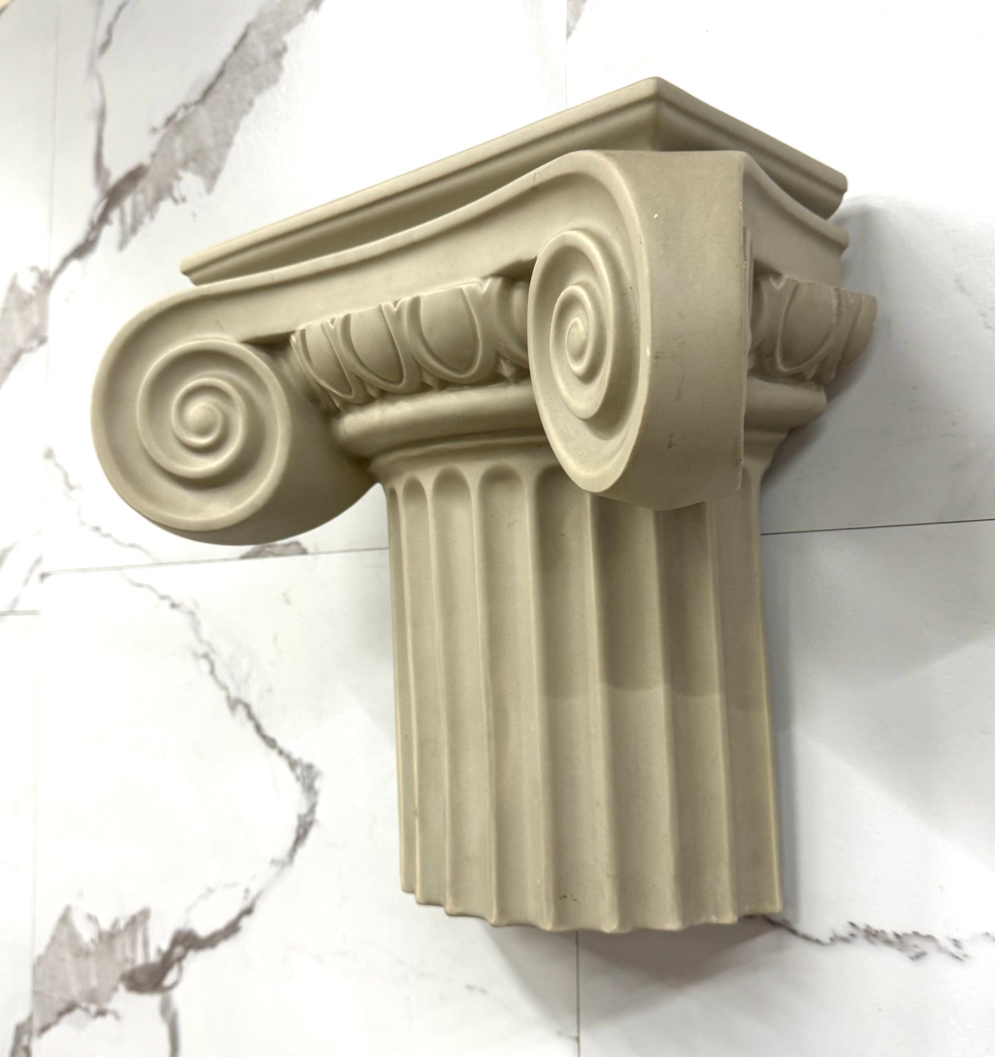 Applique in Ceramica Capitello Greco Anni 80 Lampada Design