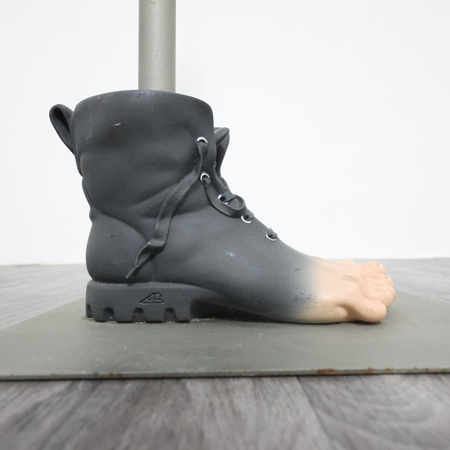 Appendiabiti Scultoreo Antartidee Renè Magritte Anni 80