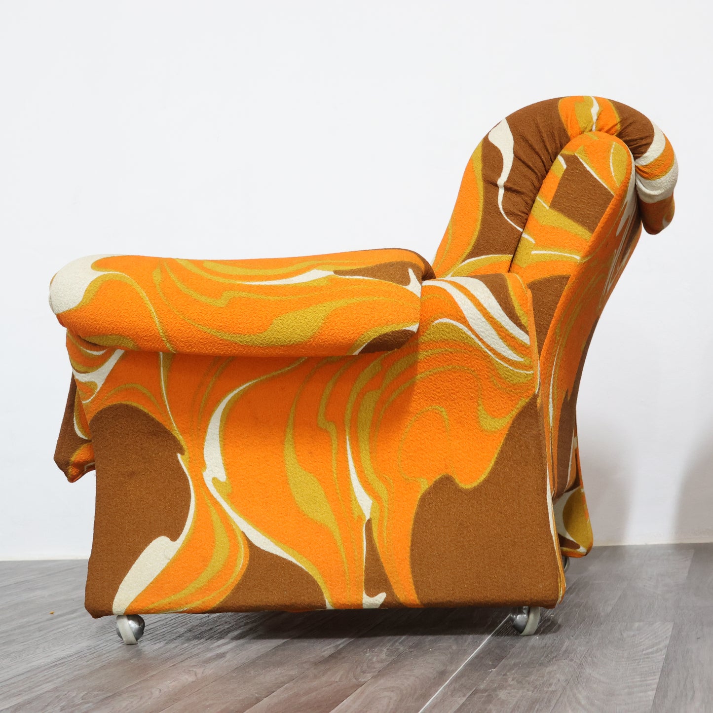 GUARNACCI , PADOVANO E VAGNONI COPPIA DI POLTRONE 1P “IONICA” ANNI 70 DESIGN SPACE AGE