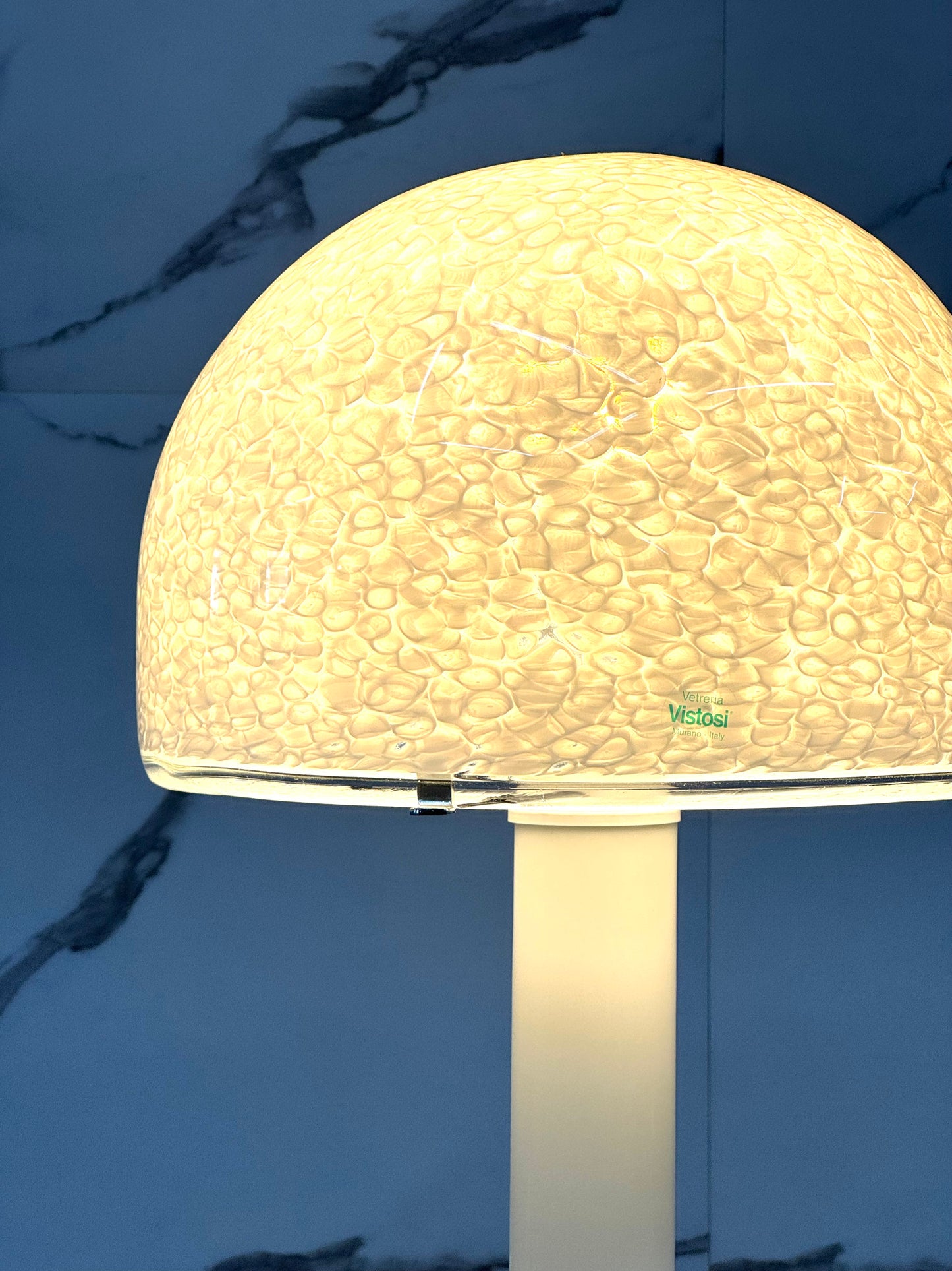 LAMPADA DA TAVOLO DI GAE AULENTI PER VISTOSI “NEVERRINO” VETRO DI MURANO