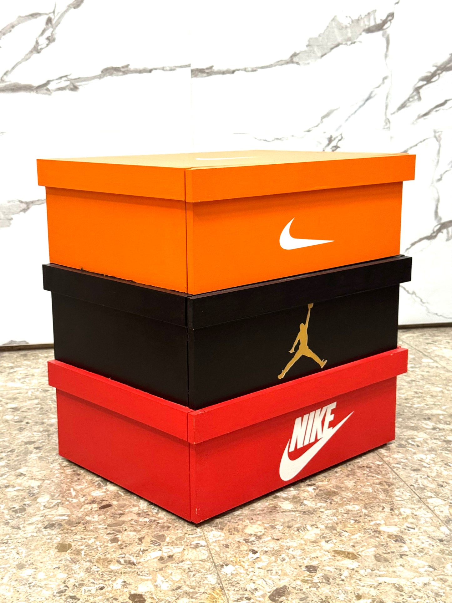 Scarpiera Sneakers A Forma Di Scatole Design Anni 2000