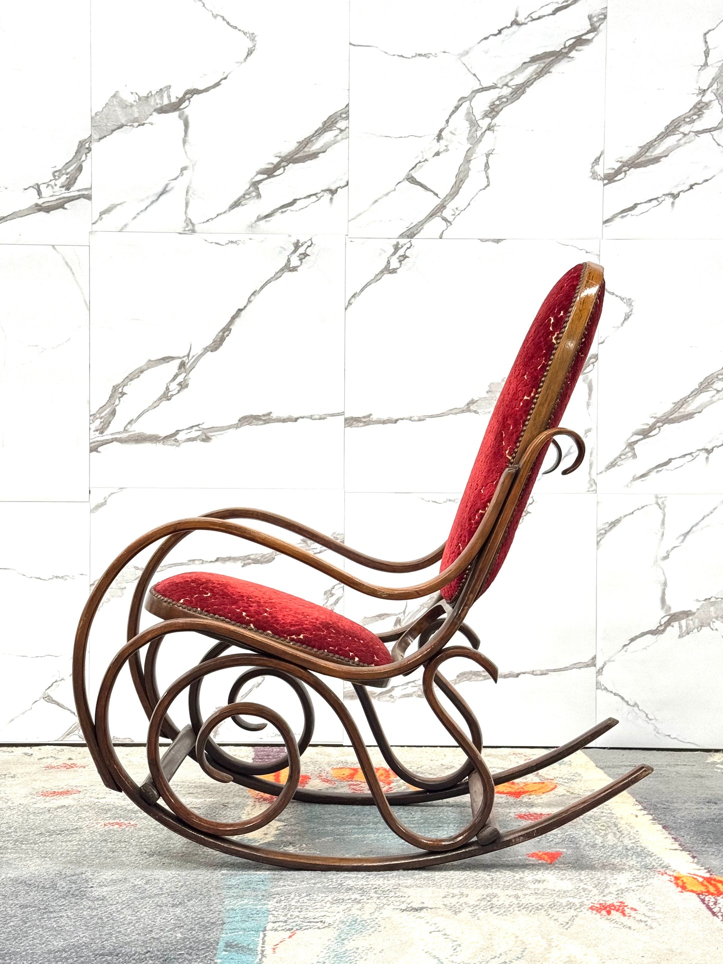 Poltrona A Dondolo Thonet Vintage Mid-Century Design