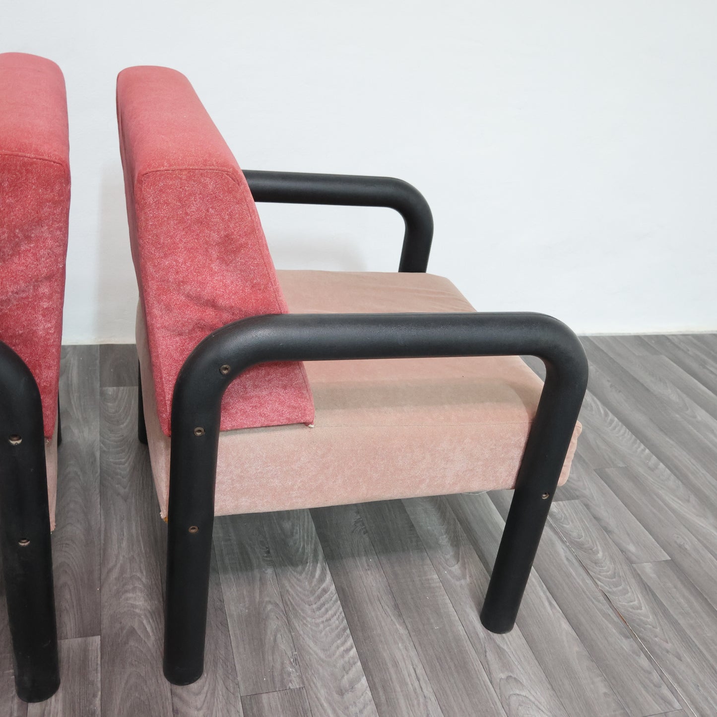 COPPIA DI POLTRONE DESIGN POSTMODERNO NELLO STILE DI MEMPHIS MILANO ANNI 80