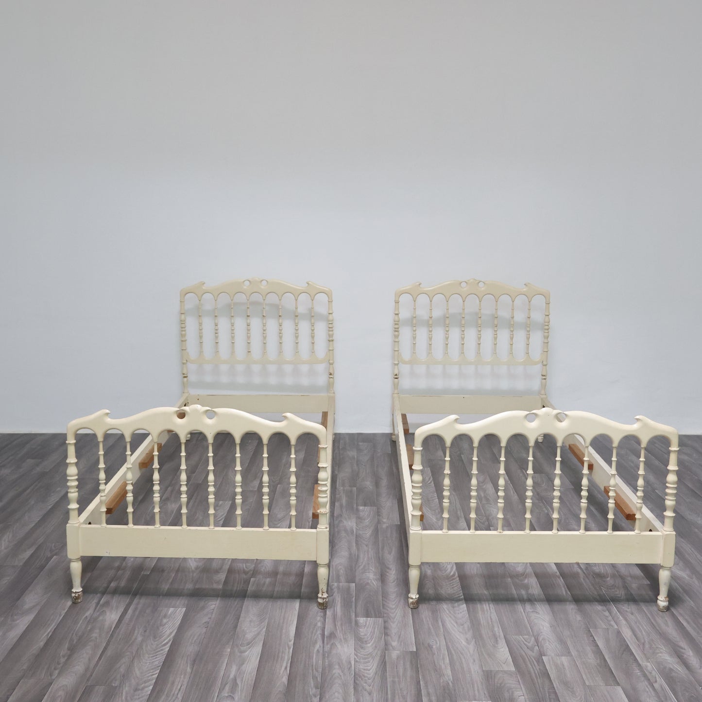 Giuseppe Gaetano Descalzi Coppia Di Letti Singoli Chiavari Anni ‘50 Design