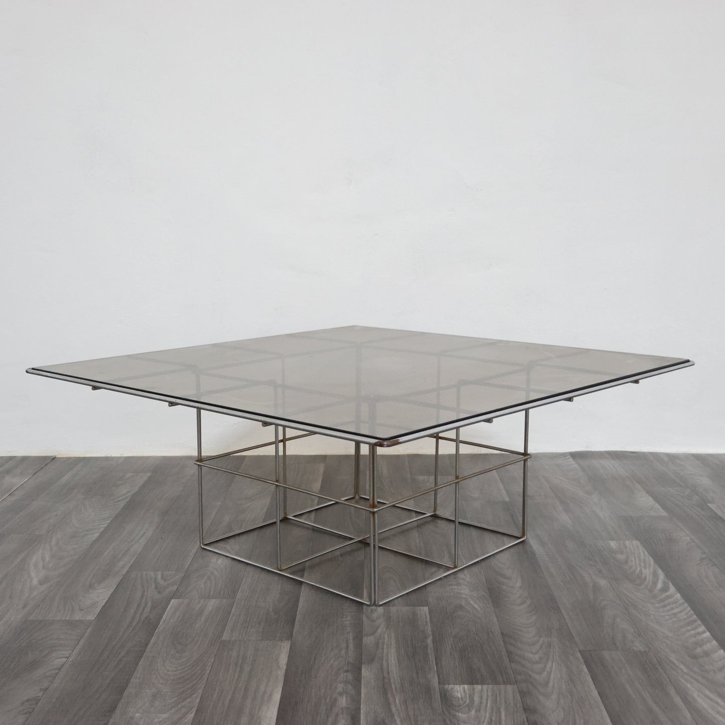 TAVOLINO DI DESIN SALOTTO STRUTTURA GRIGLIA IN ACCIAIO 1970’S