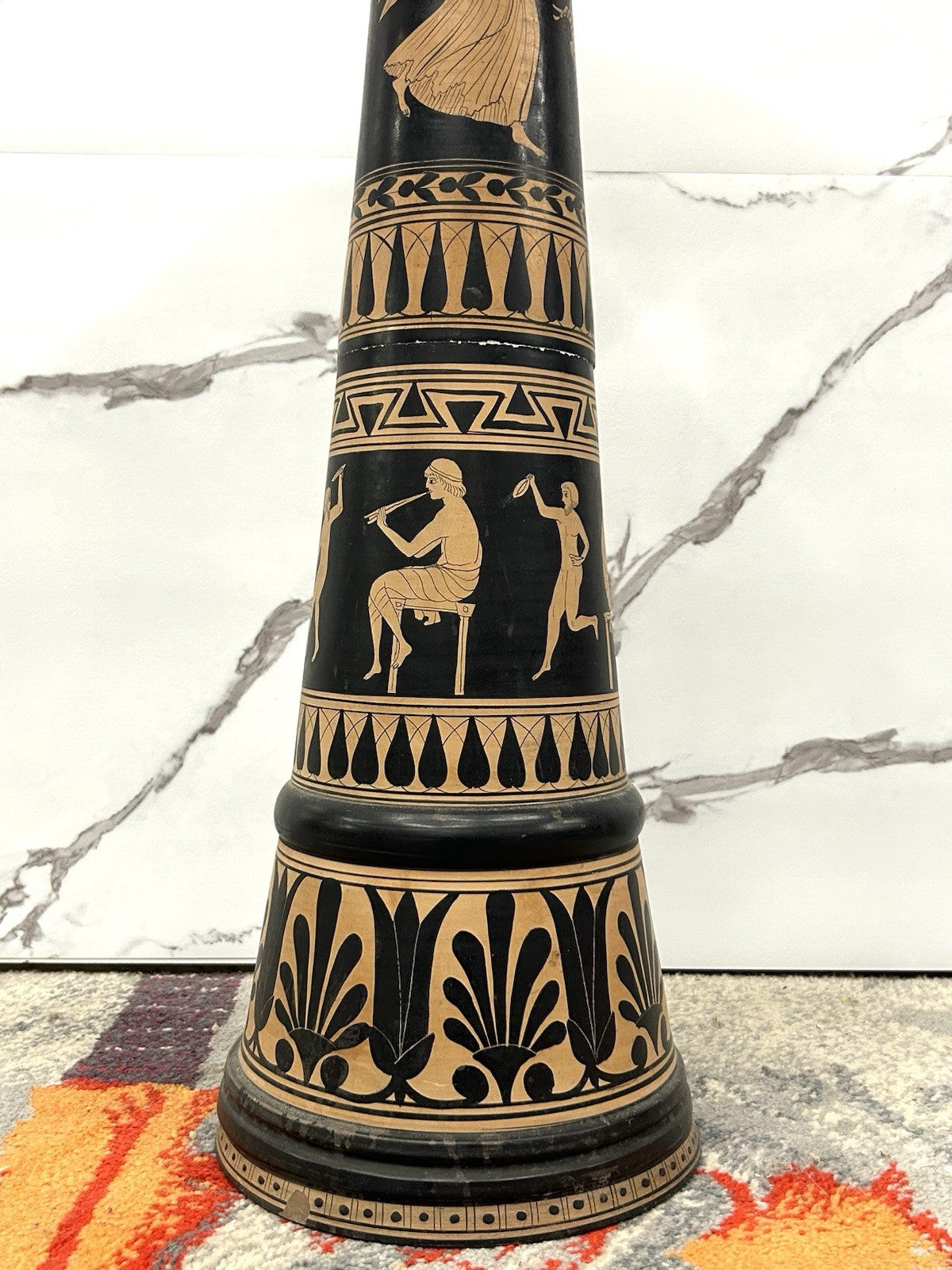 Colonna porta vaso in Terracotta, con pittura vascolare Stile Greco, Anni 70