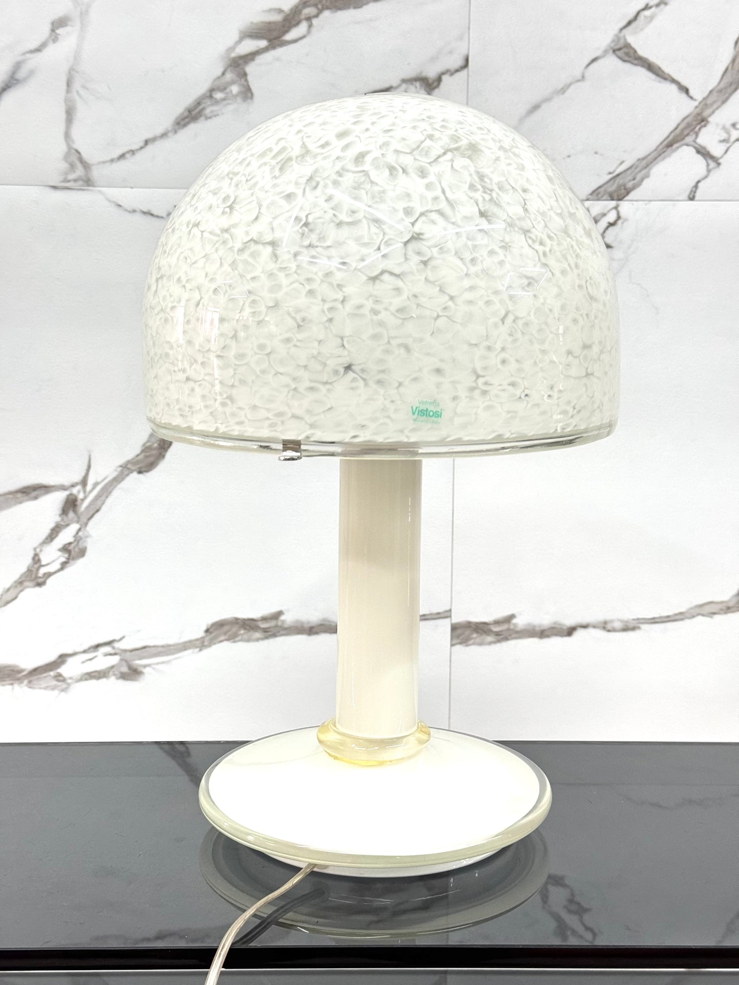 LAMPADA DA TAVOLO DI GAE AULENTI PER VISTOSI “NEVERRINO” VETRO DI MURANO