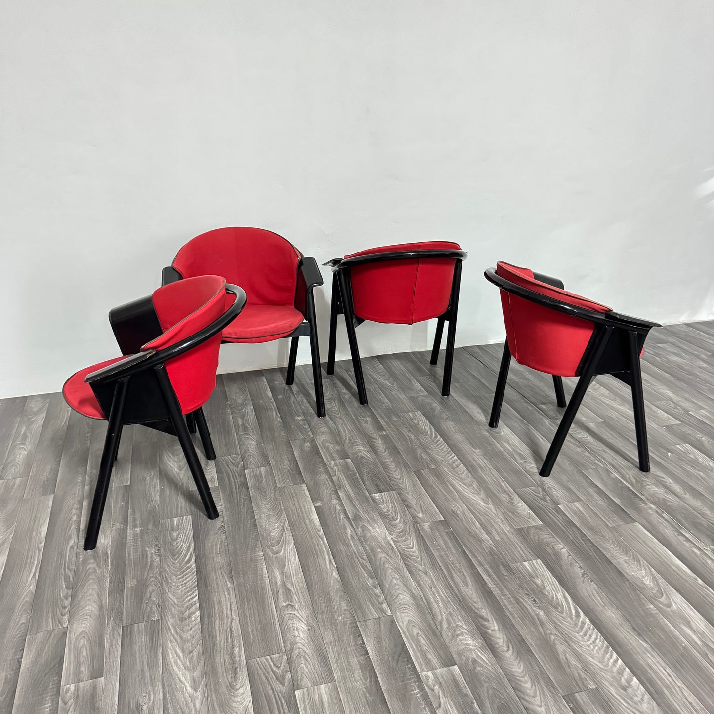 4 sedie Pozzi & Verga in legno laccato e Tessuto Anni ‘70