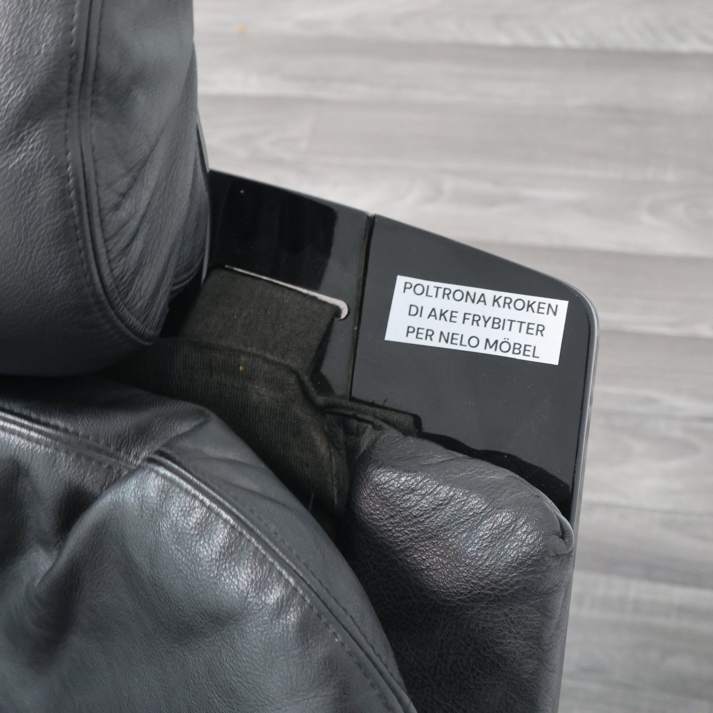 POLTRONA IN PELLE DI AKE FRIBYTTER PER NELO MÖBEL SVEZIA ANNI 70