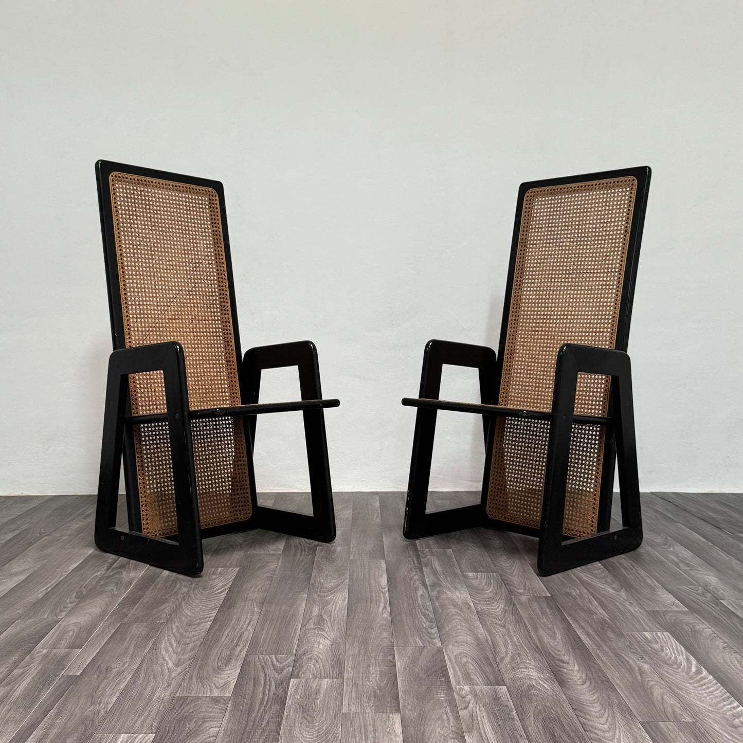 Coppia Di Sedie Design Schienale Alto Legno Laccato Paglia Di Vienna Anni ‘70