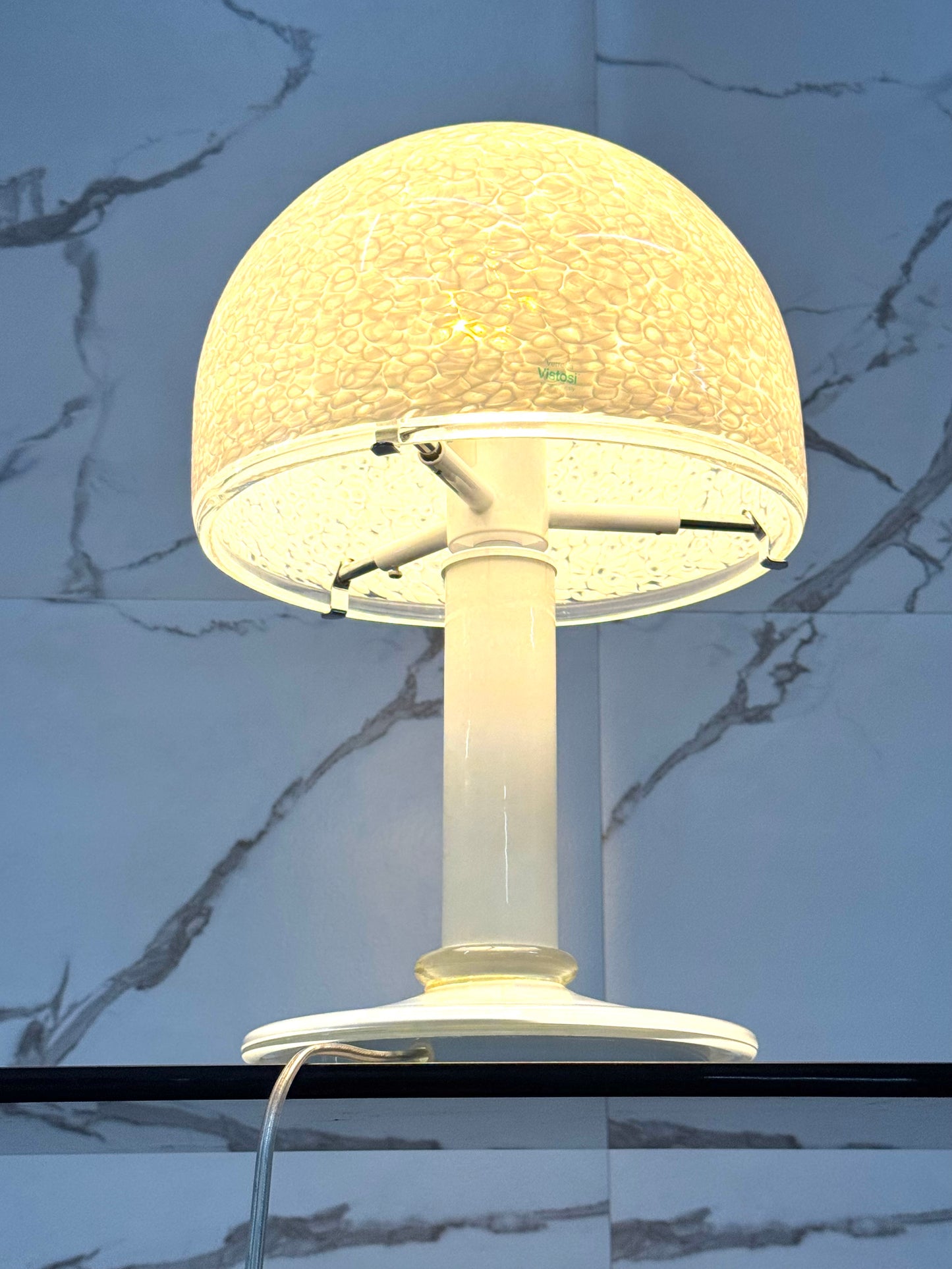 LAMPADA DA TAVOLO DI GAE AULENTI PER VISTOSI “NEVERRINO” VETRO DI MURANO