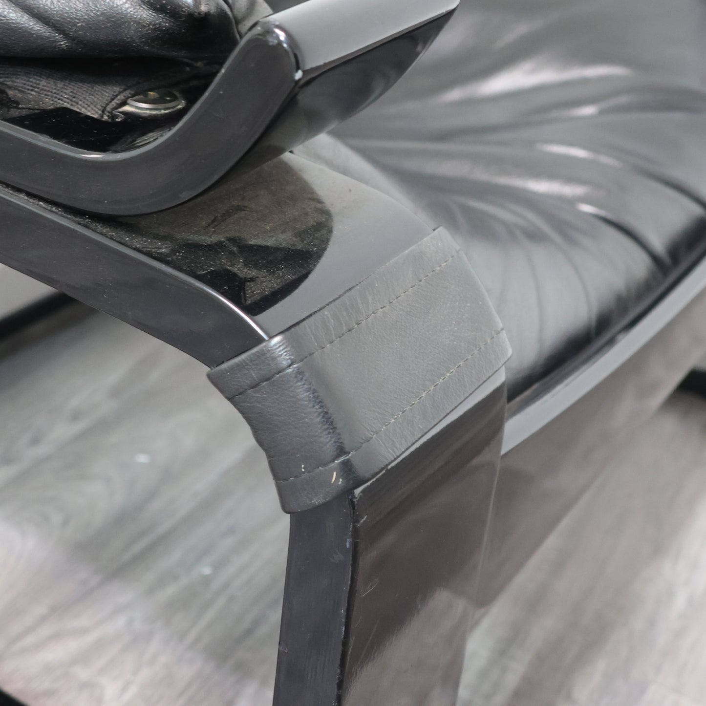 POLTRONA IN PELLE DI AKE FRIBYTTER PER NELO MÖBEL SVEZIA ANNI 70