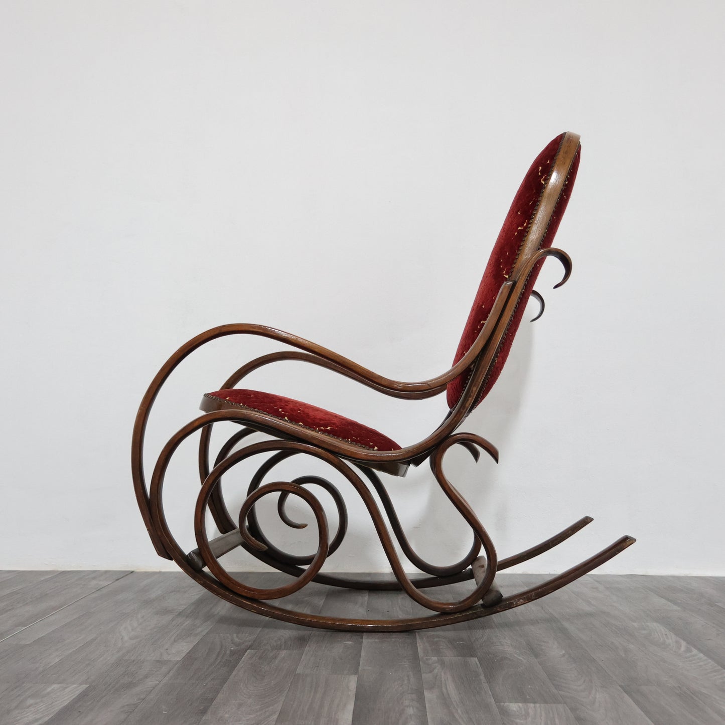 Poltrona A Dondolo Thonet Vintage Mid-Century Design