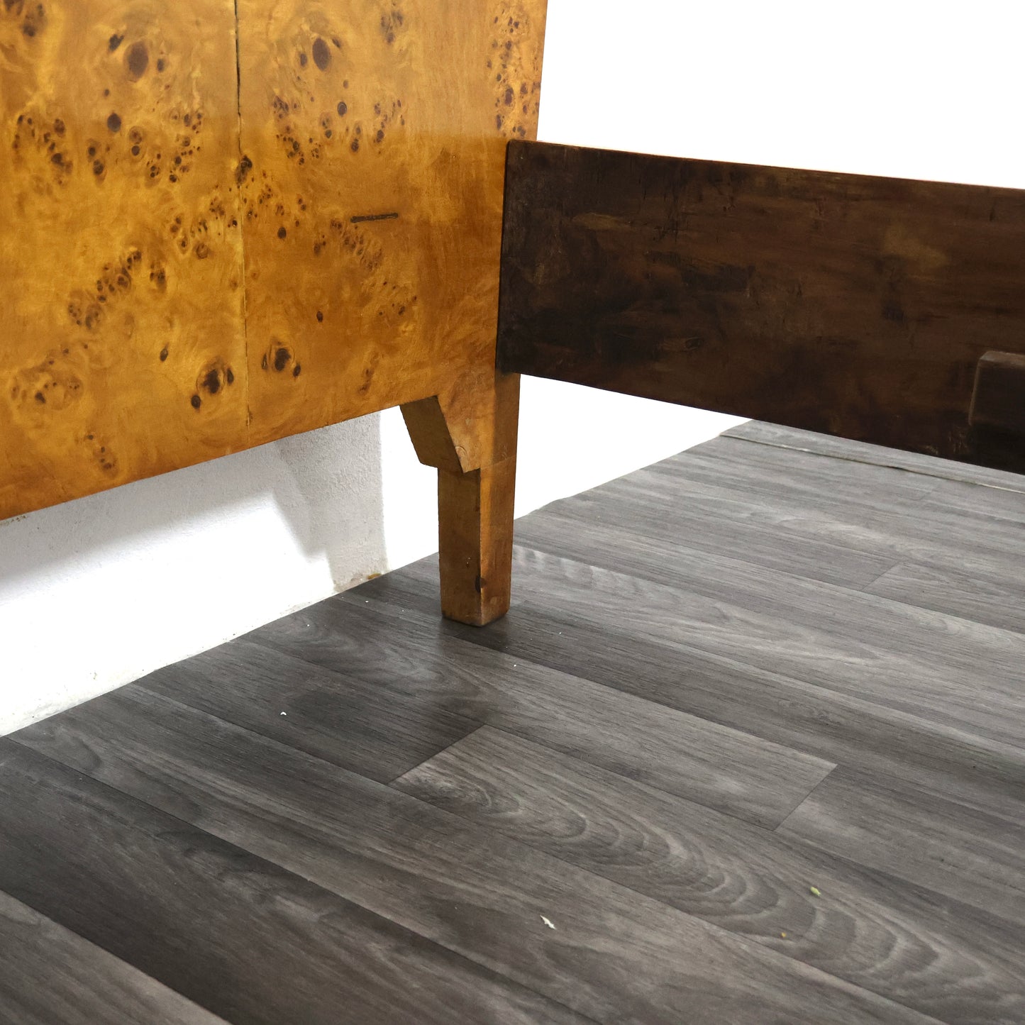 Letto Singolo Art Decò Cubista In Radica Di Betulla Design Anni ‘30/40