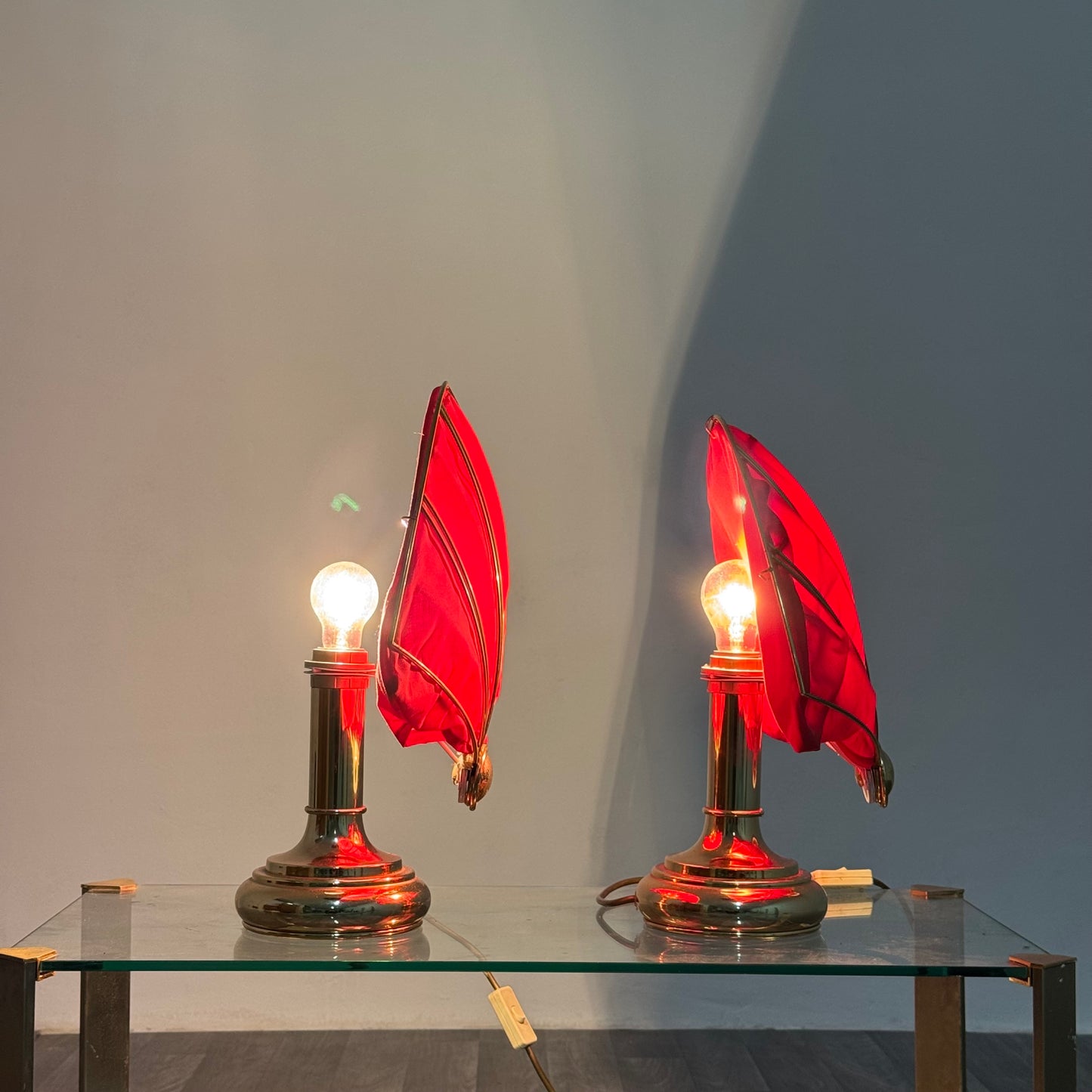 Coppia Di Lampade Da Tavolo A Ventaglio In Ottone Hollywood Regency 1970’s