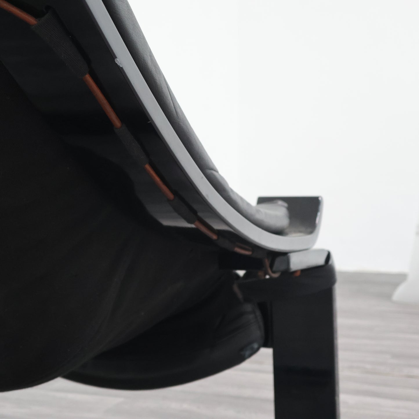 POLTRONA IN PELLE DI AKE FRIBYTTER PER NELO MÖBEL SVEZIA ANNI 70