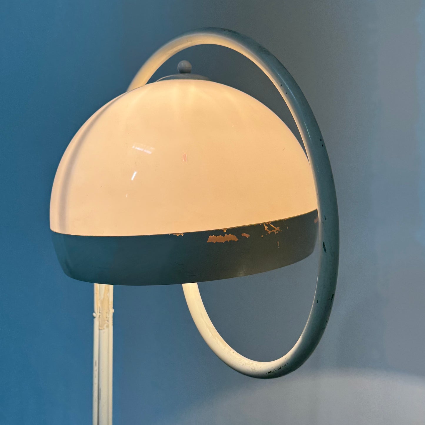 Harvey Guzzini Lampada da terra Space Age con base in marmo Design anni '70