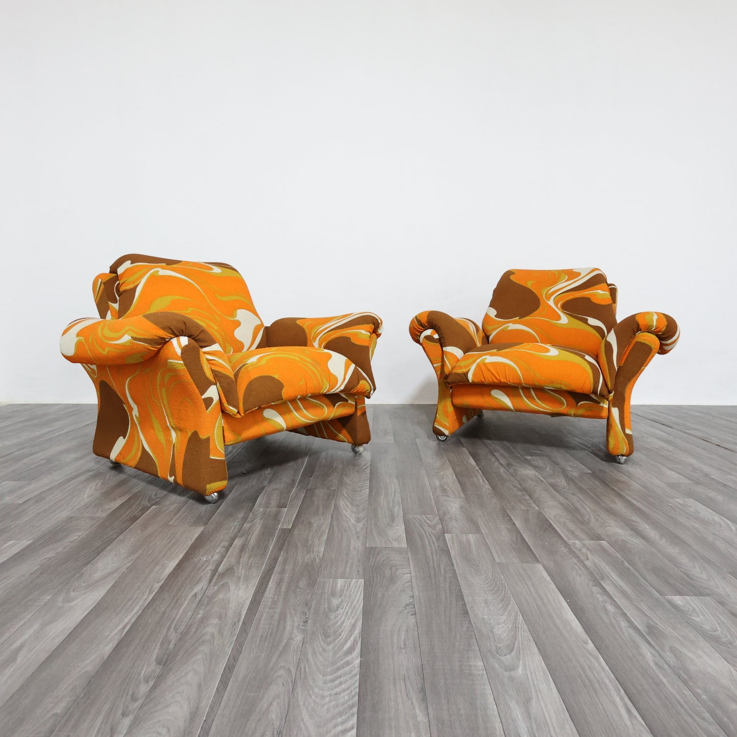 GUARNACCI , PADOVANO E VAGNONI COPPIA DI POLTRONE 1P “IONICA” ANNI 70 DESIGN SPACE AGE