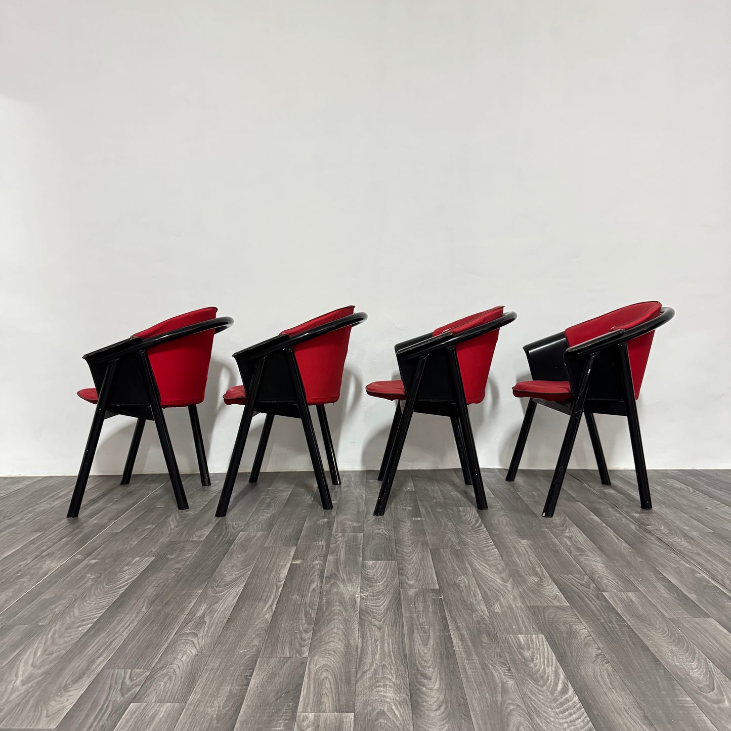 4 sedie Pozzi & Verga in legno laccato e Tessuto Anni ‘70