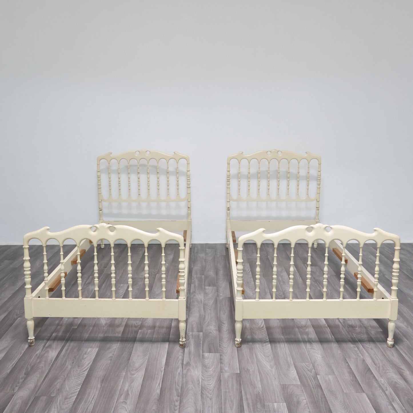 Giuseppe Gaetano Descalzi Coppia Di Letti Singoli Chiavari Anni ‘50 Design