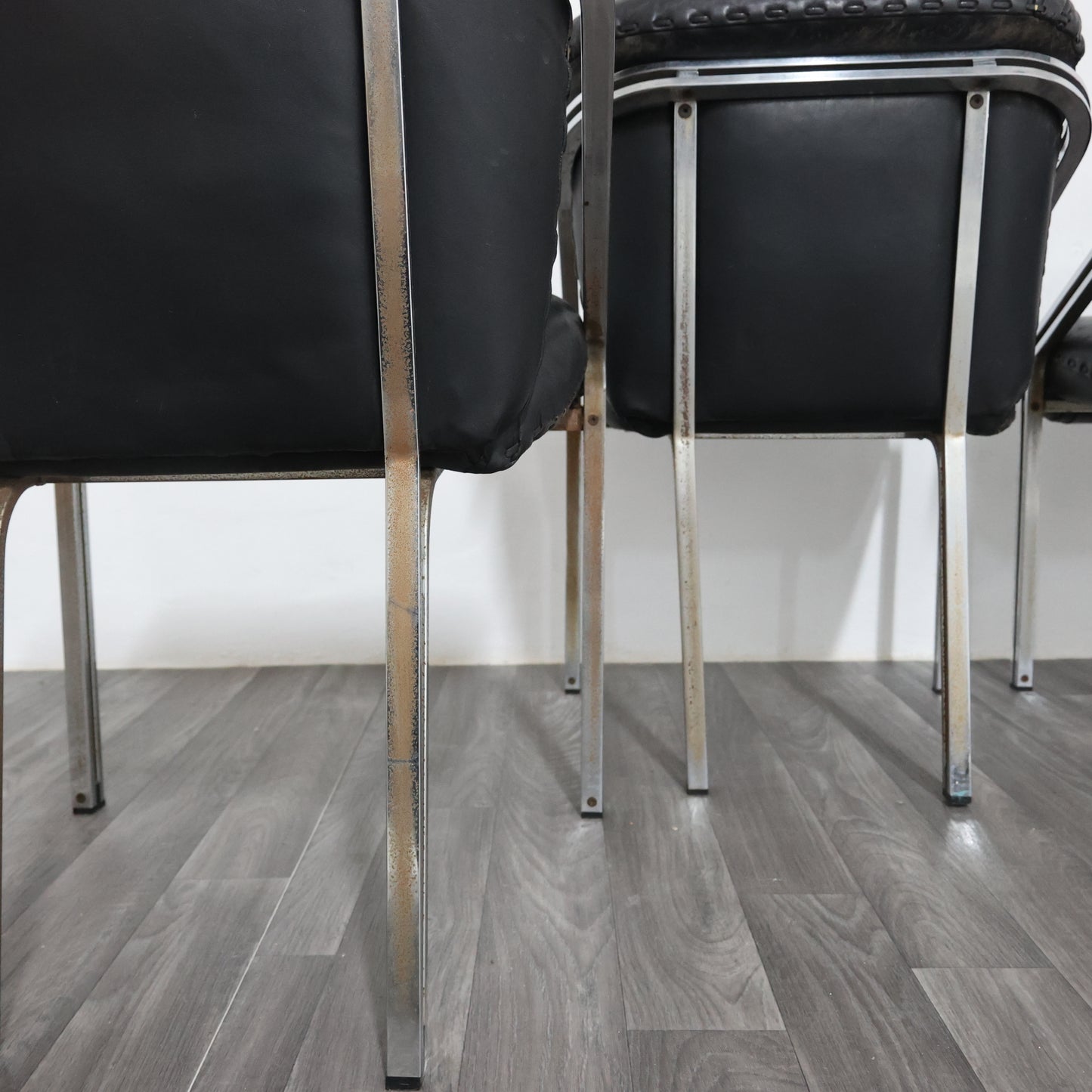 Mobil Girgi Set Da Pranzo 4 Poltroncine In Acciaio E Pelle Design Anni ‘70