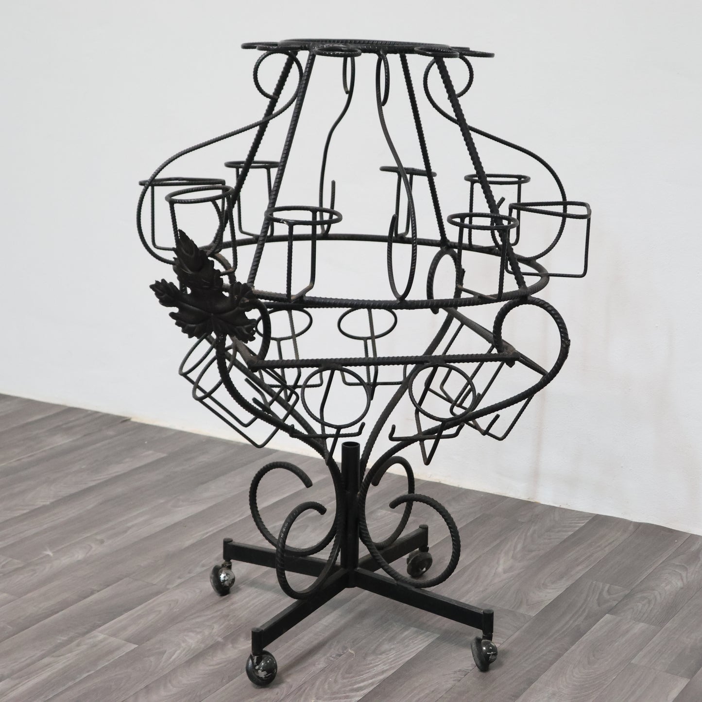 Portabottiglie Scultoreo Marcel Duchamp Style Design Ferro Battuto Anni 60