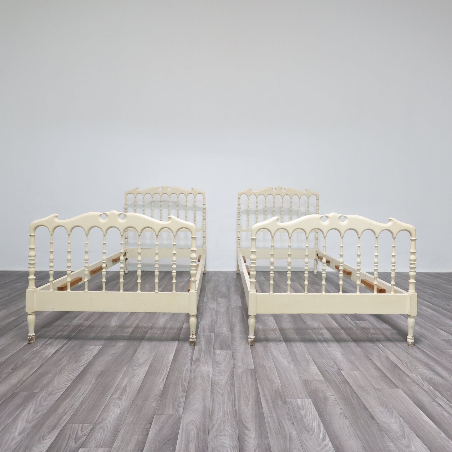 Giuseppe Gaetano Descalzi Coppia Di Letti Singoli Chiavari Anni ‘50 Design