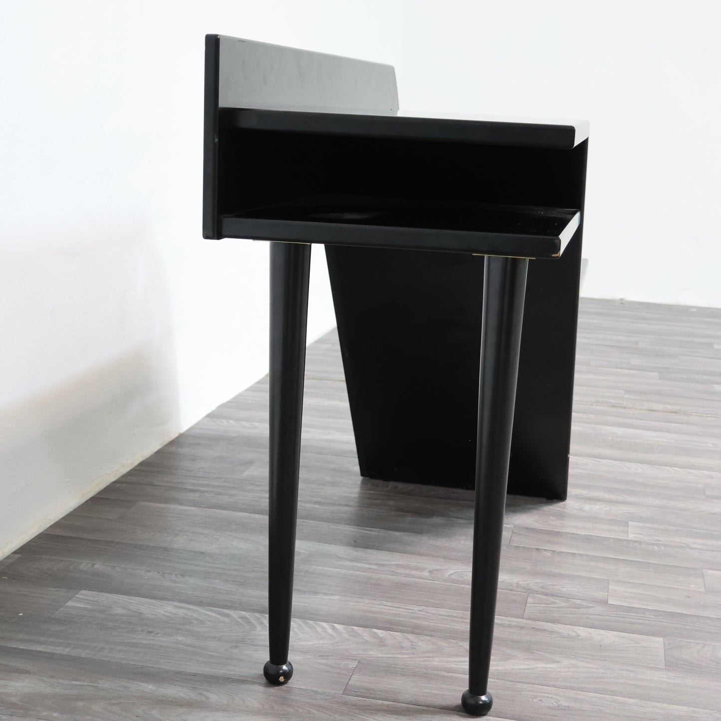 Paolo Pallucco Attr. Panchetta Con Tavolino E Portariviste Postmoderno Anni 80