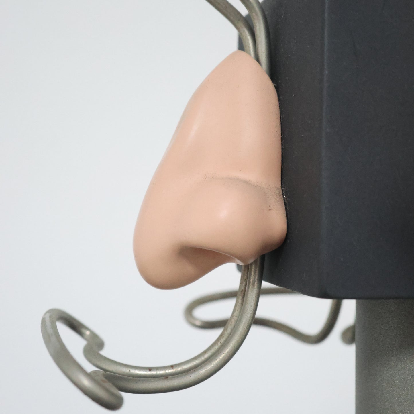 Appendiabiti Scultoreo Antartidee Renè Magritte Anni 80