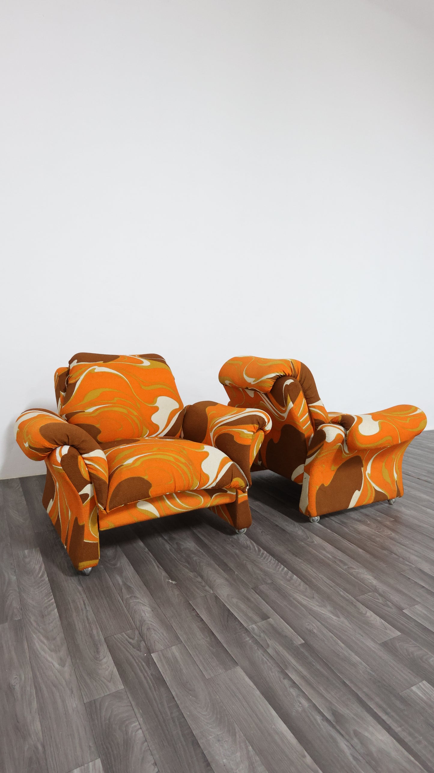 GUARNACCI , PADOVANO E VAGNONI COPPIA DI POLTRONE 1P “IONICA” ANNI 70 DESIGN SPACE AGE