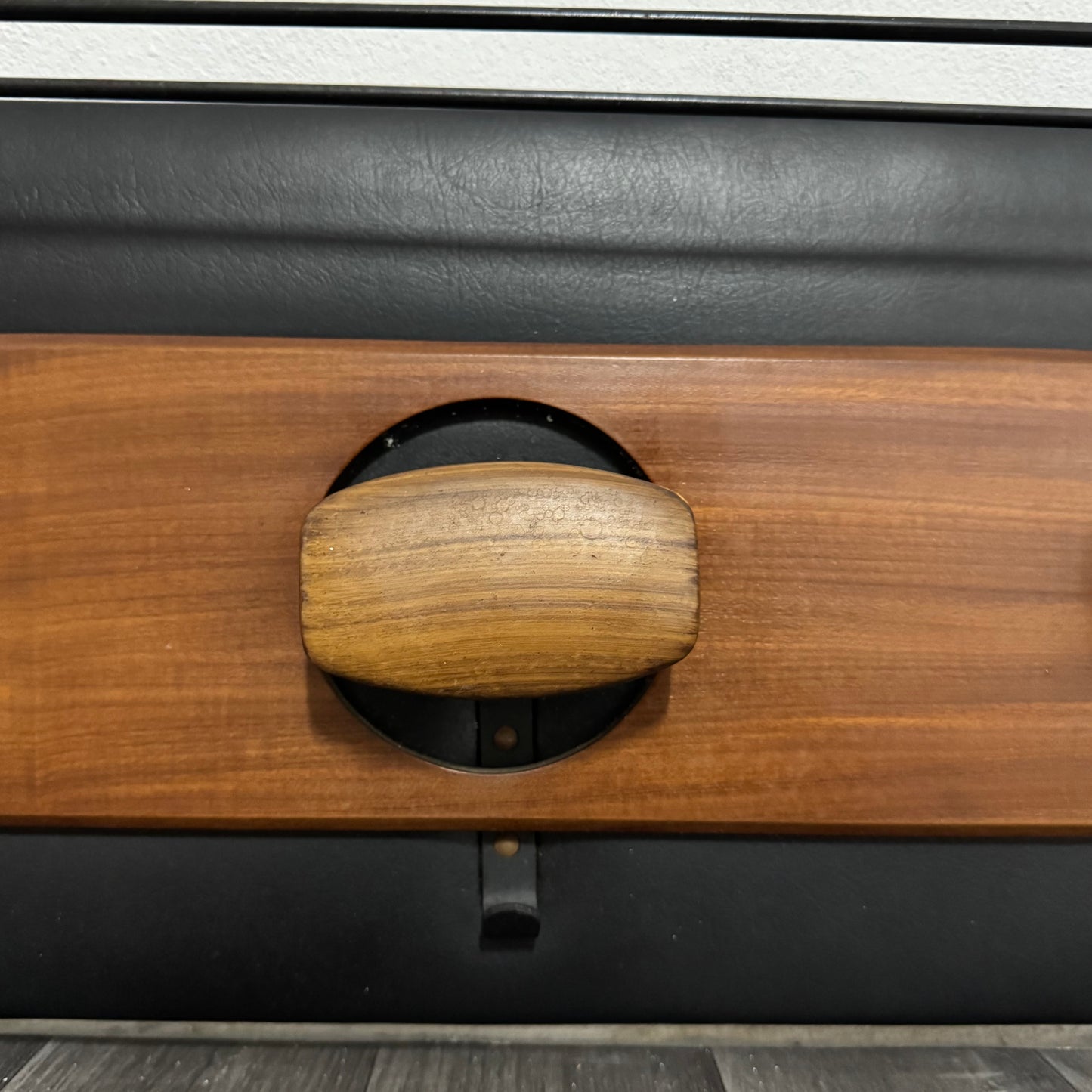 Appendiabiti Da Parete Scandinavo In Teak e Pelle Mid-Century Design Anni ‘60