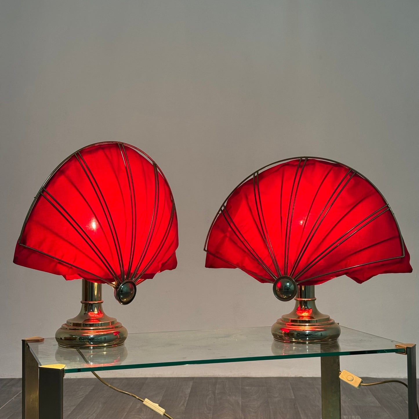 Coppia Di Lampade Da Tavolo A Ventaglio In Ottone Hollywood Regency 1970’s