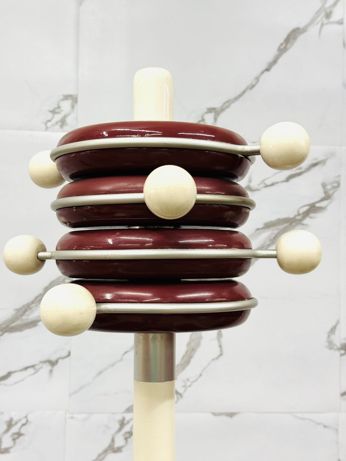 APPENDIABITI ATTRIBUITO A ETTORE SOTTSASS DESIGN ATOMICO ANNI 70