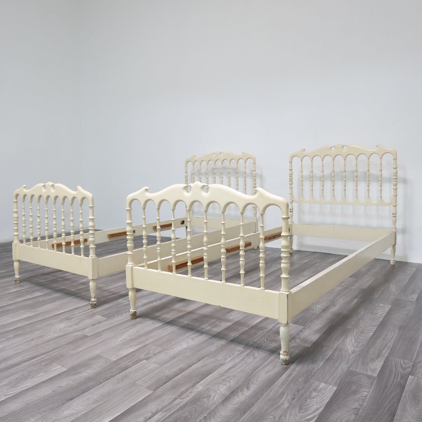 Giuseppe Gaetano Descalzi Coppia Di Letti Singoli Chiavari Anni ‘50 Design