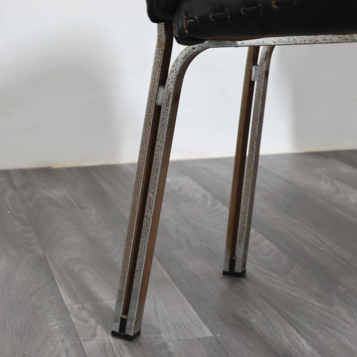 Mobil Girgi Set Da Pranzo 4 Poltroncine In Acciaio E Pelle Design Anni ‘70