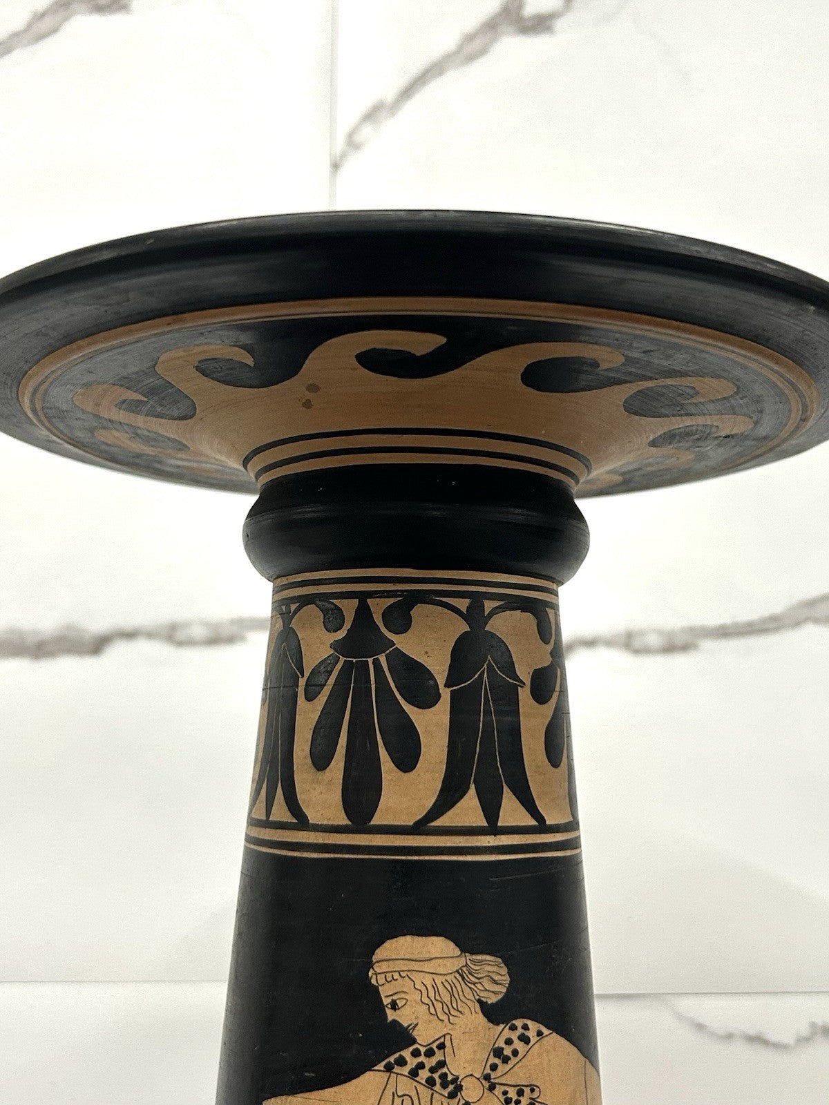 Colonna porta vaso in Terracotta, con pittura vascolare Stile Greco, Anni 70