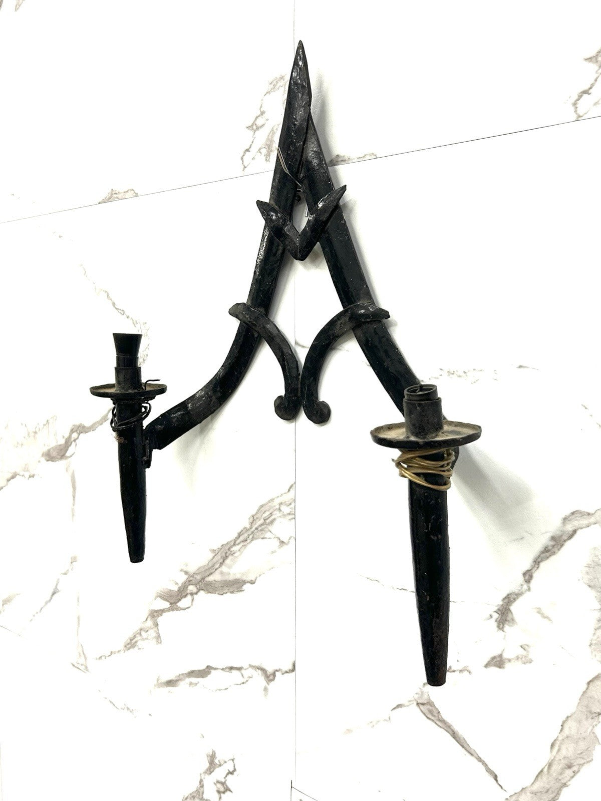 Lampada Da Parete Stile Medievale Antique Fine ‘800.